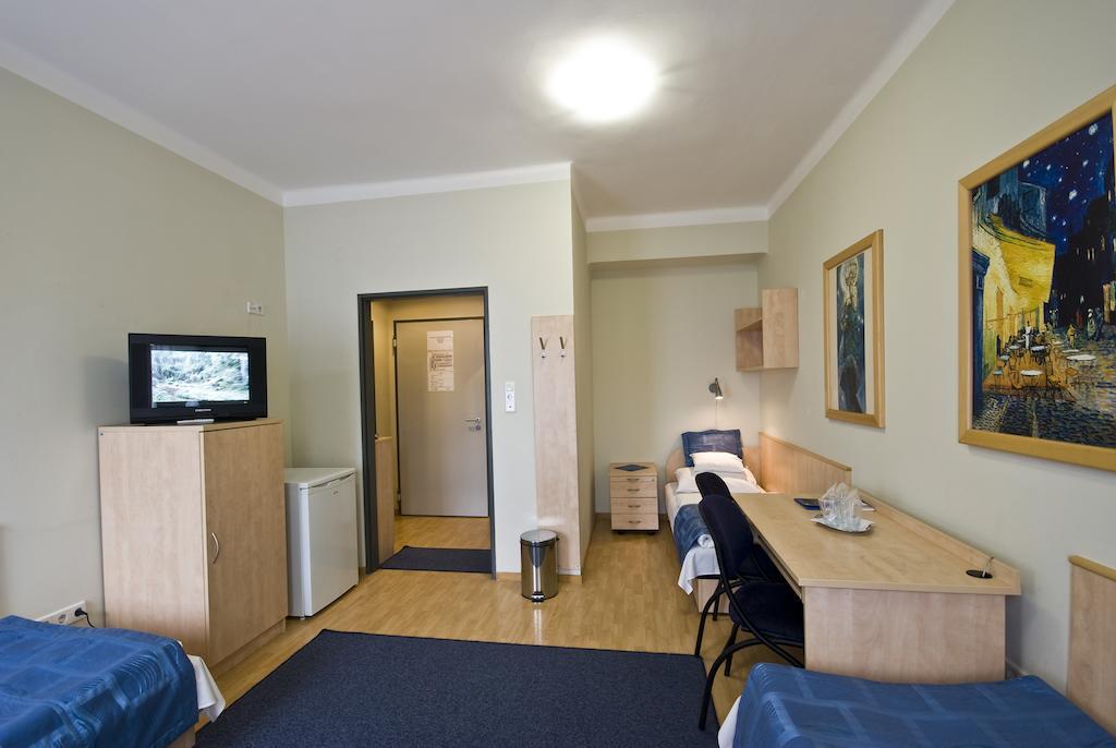Hotel Kerpely Dunaújváros Zimmer foto