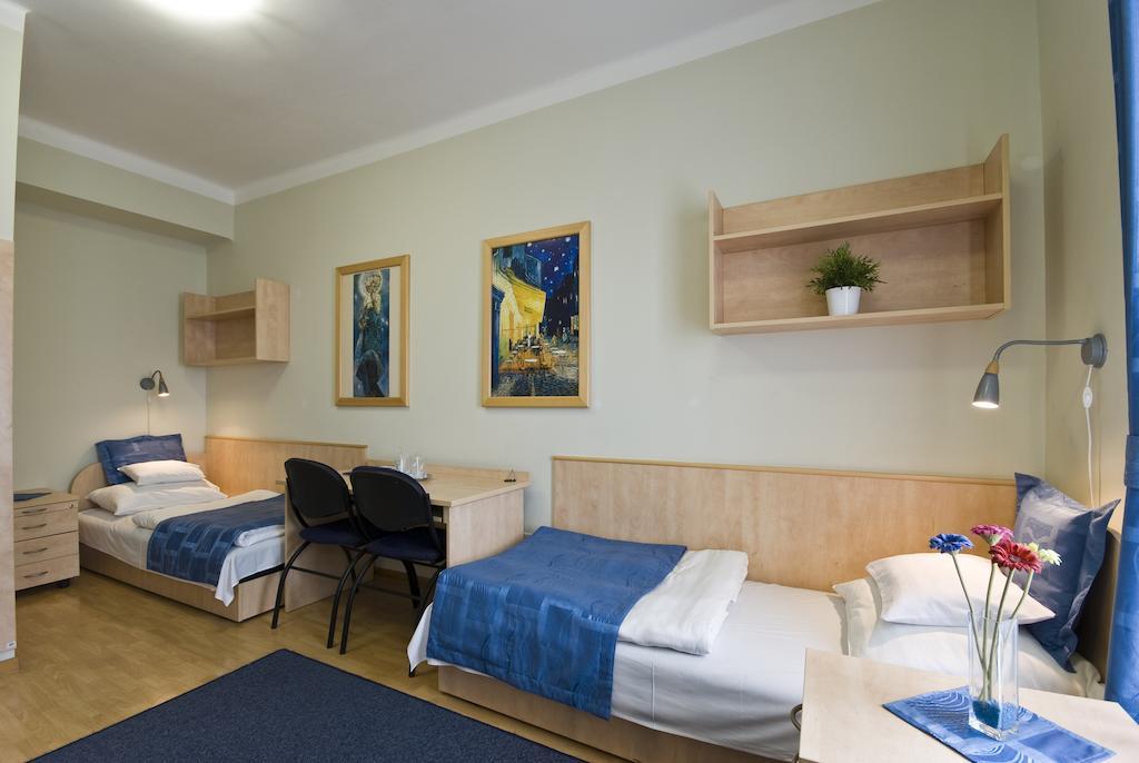Hotel Kerpely Dunaújváros Zimmer foto